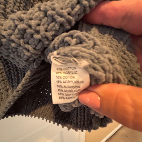 Miracle Grey V-Neck Baggy Sweater, size S/M - Picture 4 of 4